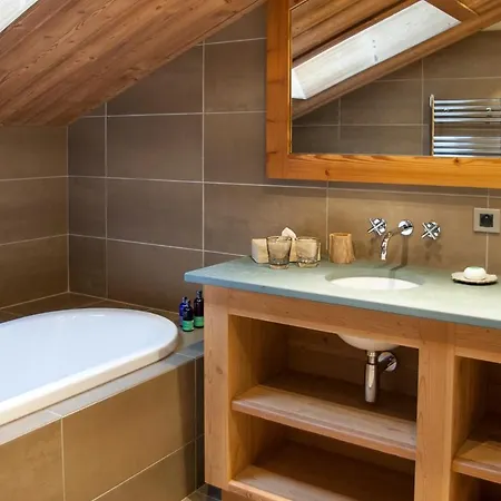 Chalet Sleeps 12 Wifi * Mussillon