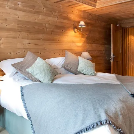 Chalet Sleeps 12 Wifi * Mussillon